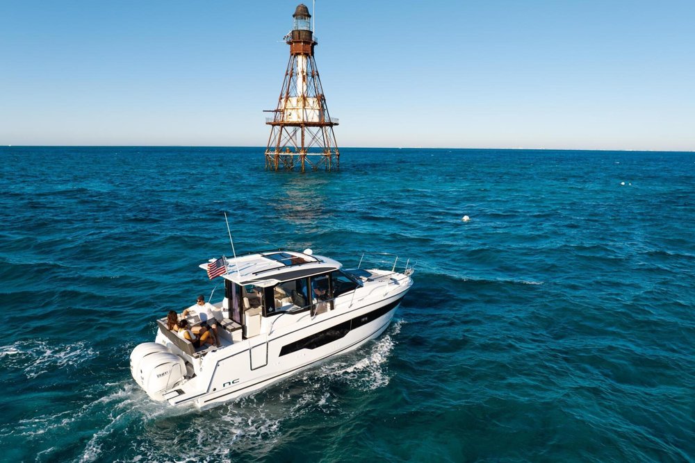 2025 Jeanneau NC 895 Series 2