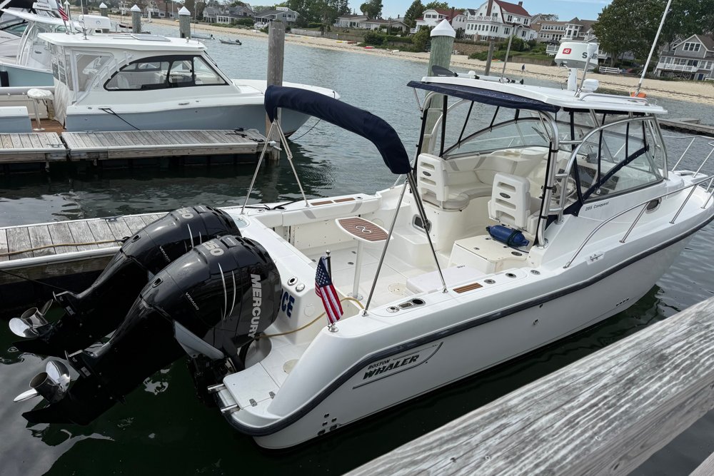 2010 Boston Whaler 285 Conquest