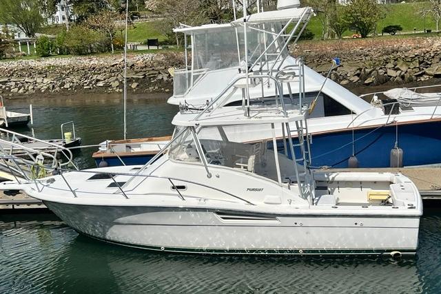 2003 Pursuit 3000 Offshore