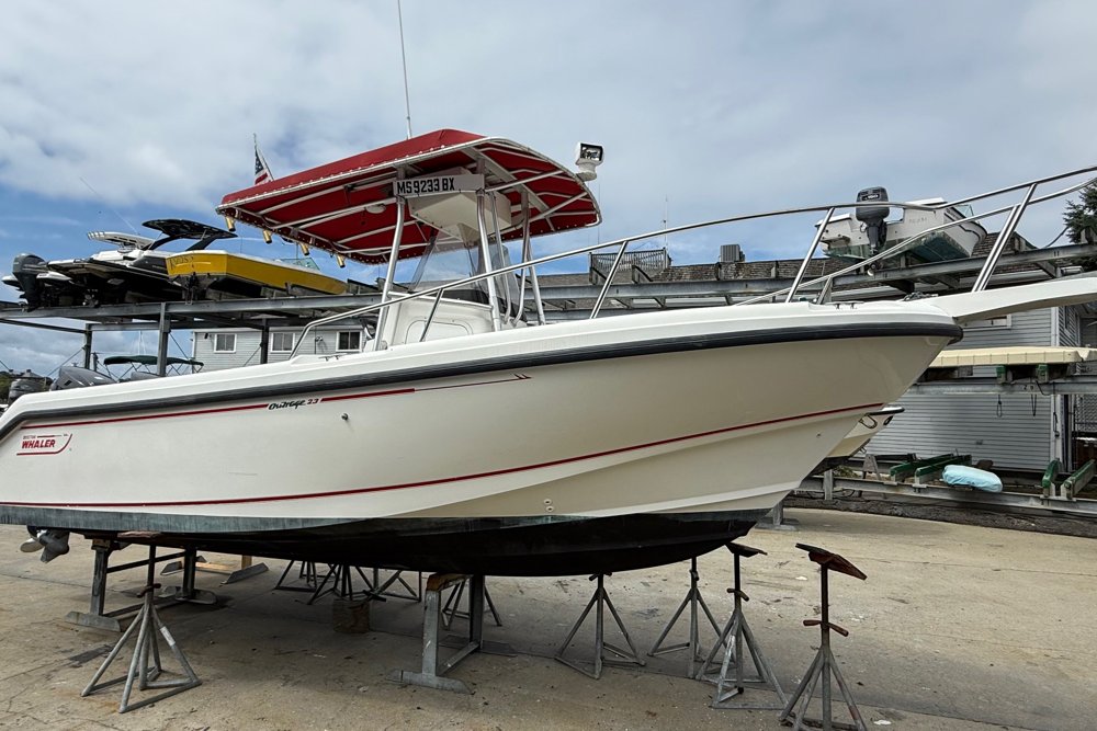 1998 Boston Whaler 23 Outrage