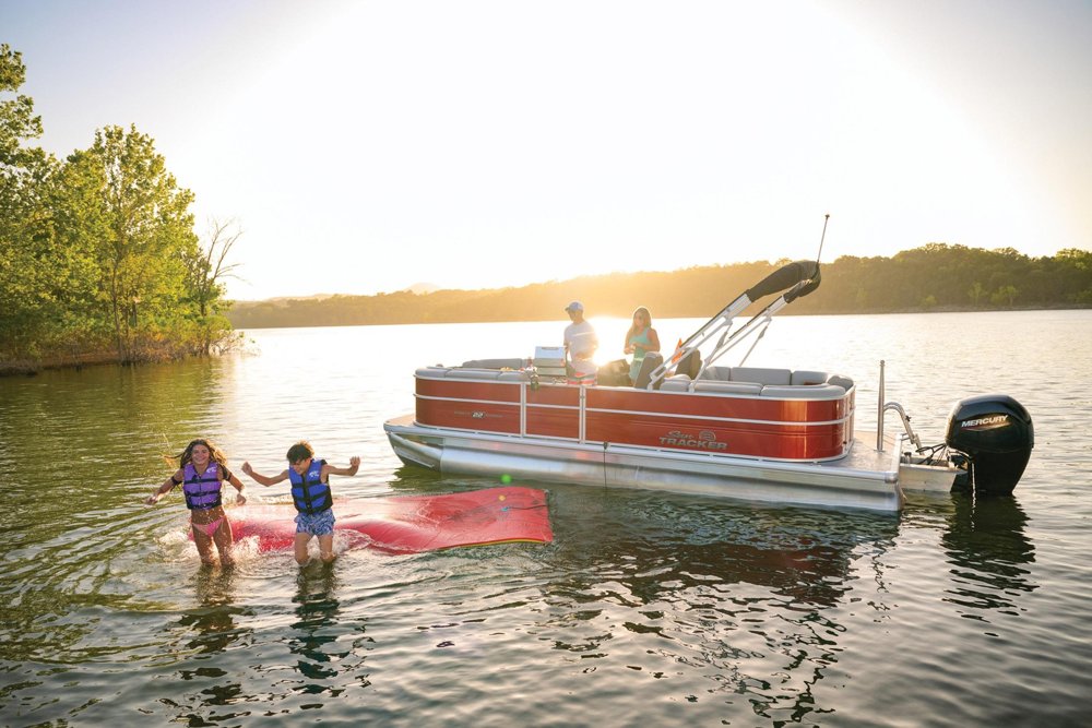 2027 Sun Tracker Party Barge 22 DLX