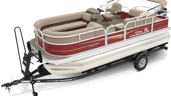 2025 Sun Tracker Party Barge 18 DLX