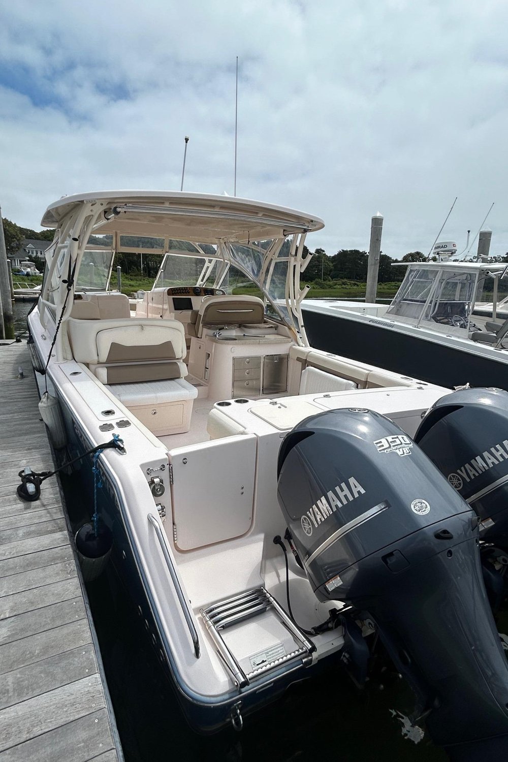 2013 Grady-White Freedom 335